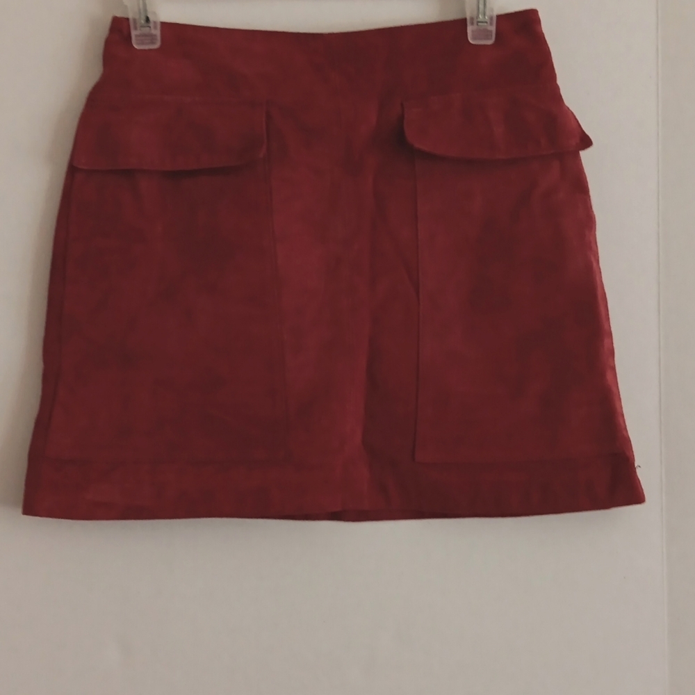 ZARA  STYLISH TWO FRONT POCKET RED LEATHER SKIRT SIZE XS